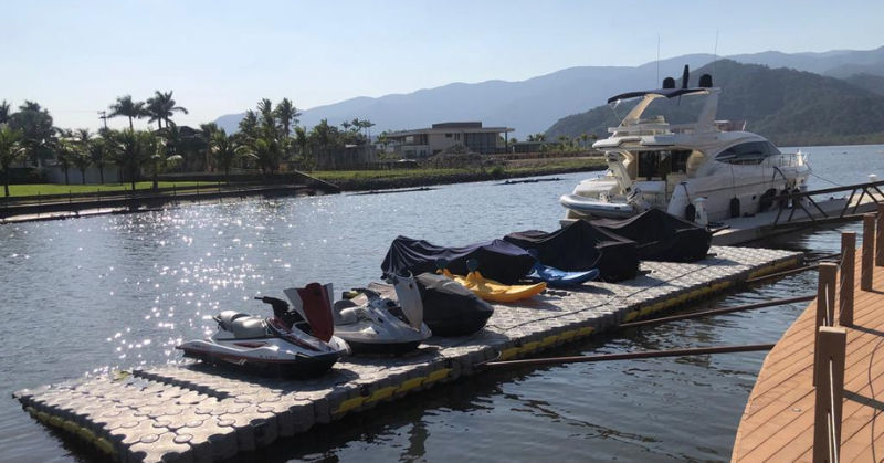 pier-flutuante-vaga-seca-jet-ski